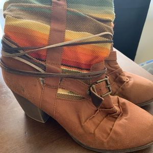 Rustic boots. In fair condition